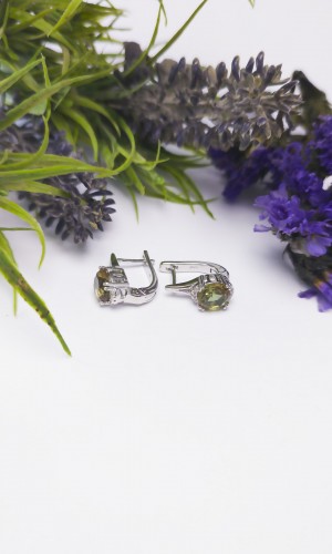 Zultanit Taşlı Gümüş Küpe