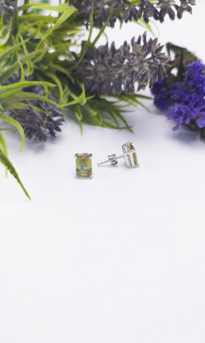 Zultanit Taşlı Gümüş Küpe