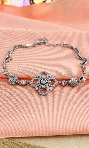 Elmas Möntür Tasarım Zirkon Taşlı Gümüş Bileklik