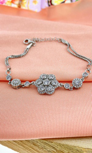 Elmas Möntürlü Tasarım Zirkon Taşlı Gümüş Bileklik