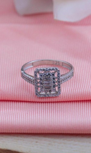 Kare Model Baget Zirkon Taşlı Gümüş Yüzük