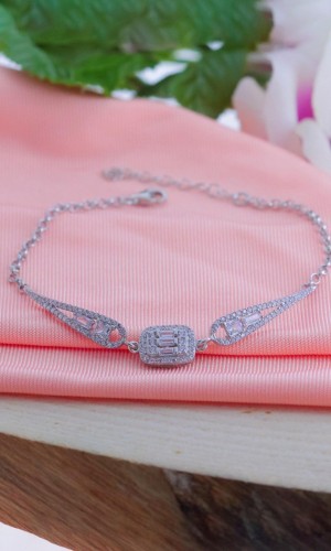 Oval Model Baget Zirkon Taşlı Gümüş Bileklik