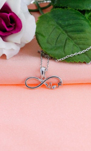 Sonsuzluk Love Model Zirkon Taşlı Gümüş Kolye