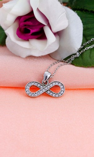 Sonsuzluk Model Zirkon Taşlı Gümüş Kolye