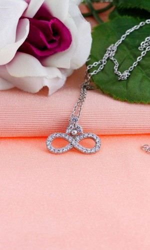 Sonsuzluk Model Zirkon Taşlı Gümüş Kolye