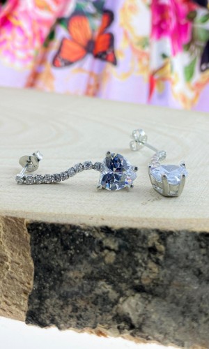 zümrüt Taşlı sallantılı kalpli Model Zirkon Gümüş Küpe 