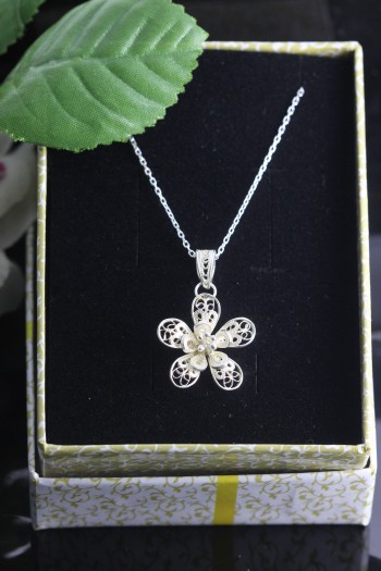 Çiçek Modeli Telkari İşçiliği Gümüş Kolye