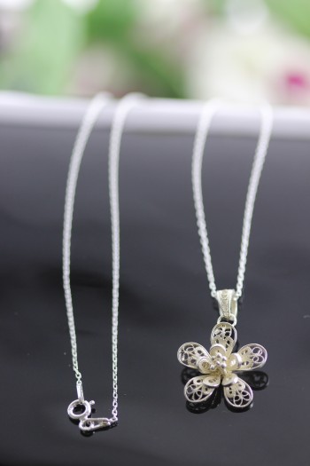 Çiçek Modeli Telkari İşçiliği Gümüş Kolye