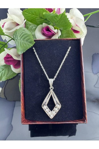 925 ayar capraz kare motifli telkari gümüş kolye