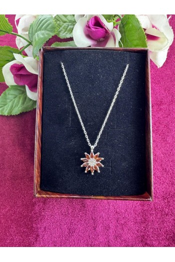 925 ayar papatya desenli kırmızı zirkon taşlı hayalet gümüş kolye