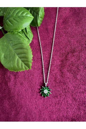 925 ayar papatya desenli zümrüt yeşili zirkon taşlı hayalet gümüş kolye