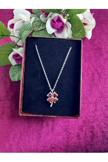 925 ayar yonca desenli kırmızı zirkon taşlı hayalet gümüş kolye