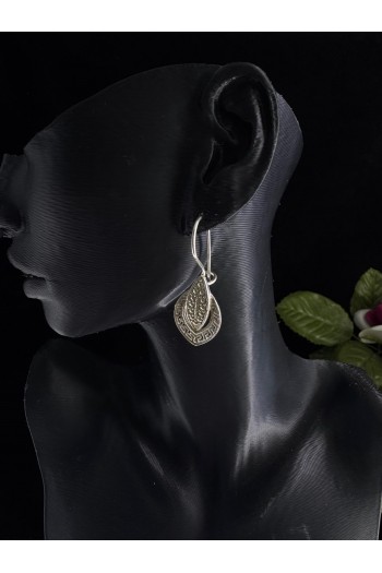 desenli kare motifli içi dolu sallantılı model el işi telkari gümüş küpe 