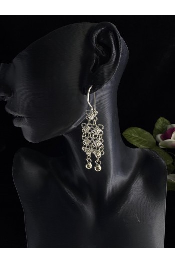 iki sıralı kişniş motifi sallantılı model el işi telkari gümüş küpe 