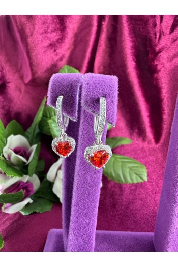 Kalp motifi kırmızı zirkon taşlı 925 ayar gümüş küpe