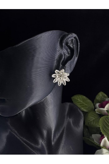 lotus çiçeği motifi çivili model el işi telkari gümüş küpe 