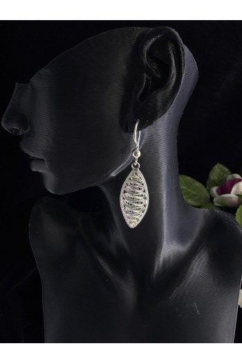 oval motifi sallantılı model el işi telkari gümüş küpe 