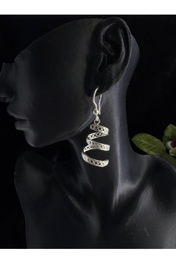 Sarmaşık desenli sallantılı model el işi telkari gümüş küpe 