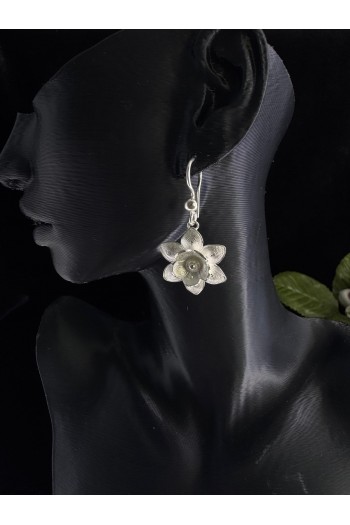 Yasemin çiçeği motifi sallantılı model el işi telkari gümüş küpe 