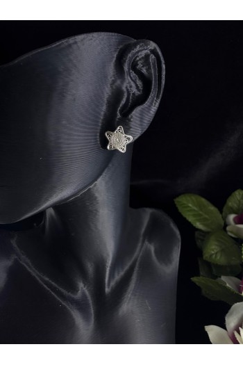 Yıldız motifi çivili model el işi telkari gümüş küpe 