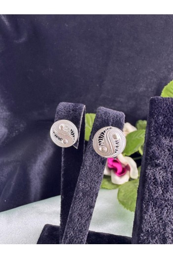 yin yang motifi çivili model el işi telkari gümüş küpe 